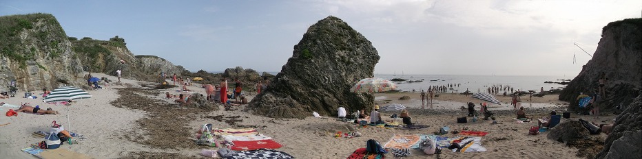 Cte sauvage: Petite plage dans les criques