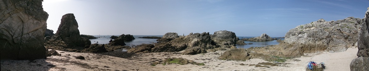 Cte sauvage: Petite plage dans les criques