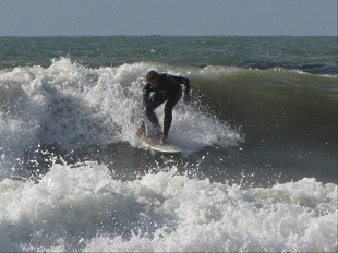 Surfeur dans la vague