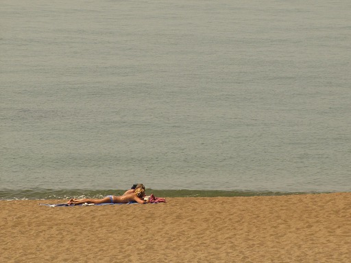 Plage ensoleillée