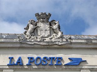 Fronton de la poste du Croisic
