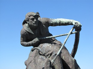 Statue sur les quais du Croisic