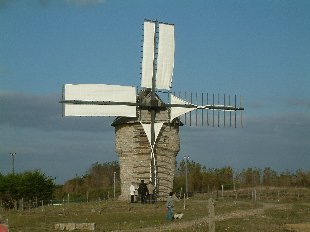 Moulin les ailes déployées