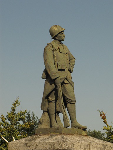 Statue de poilu  Saint-Lyphard